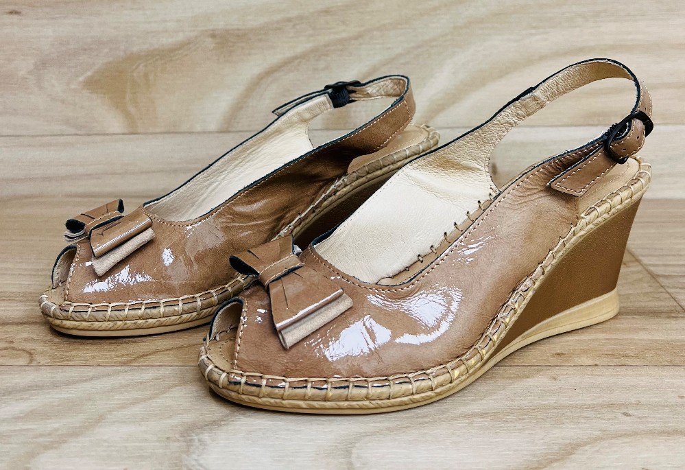 Sandales Free Walk (37/6.5) beige (cuir vernis)