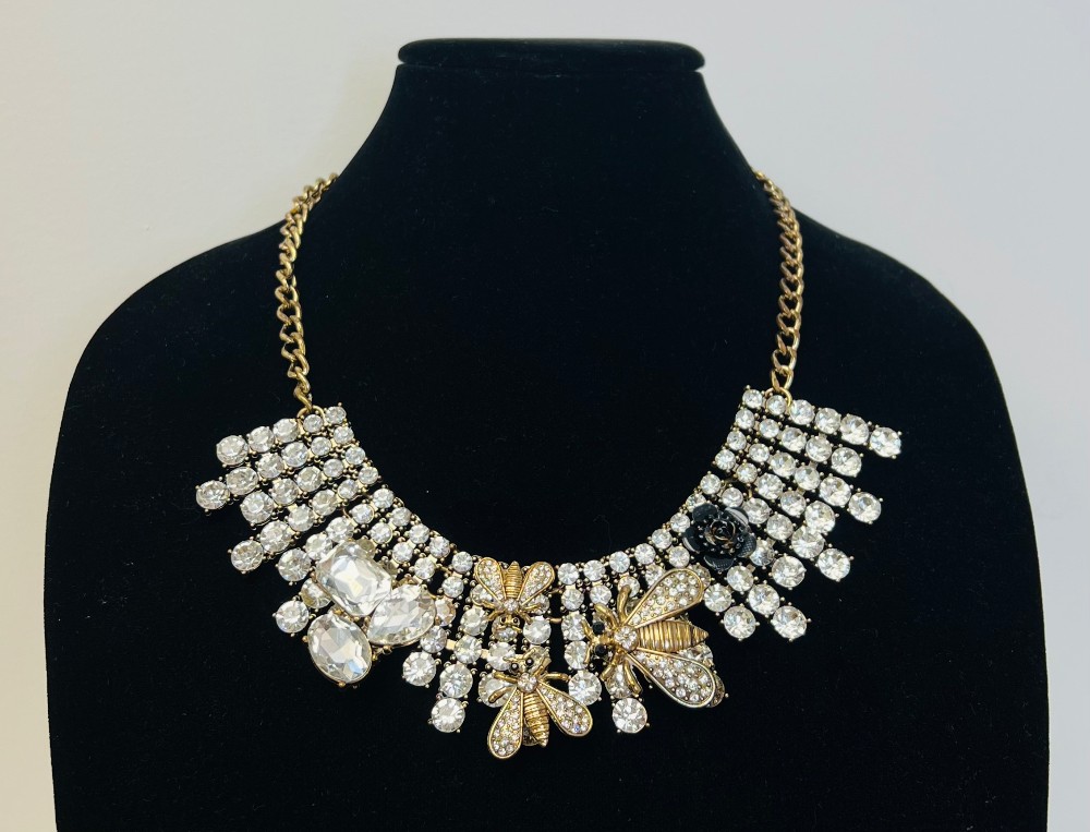 Collier or, diamants et abeilles