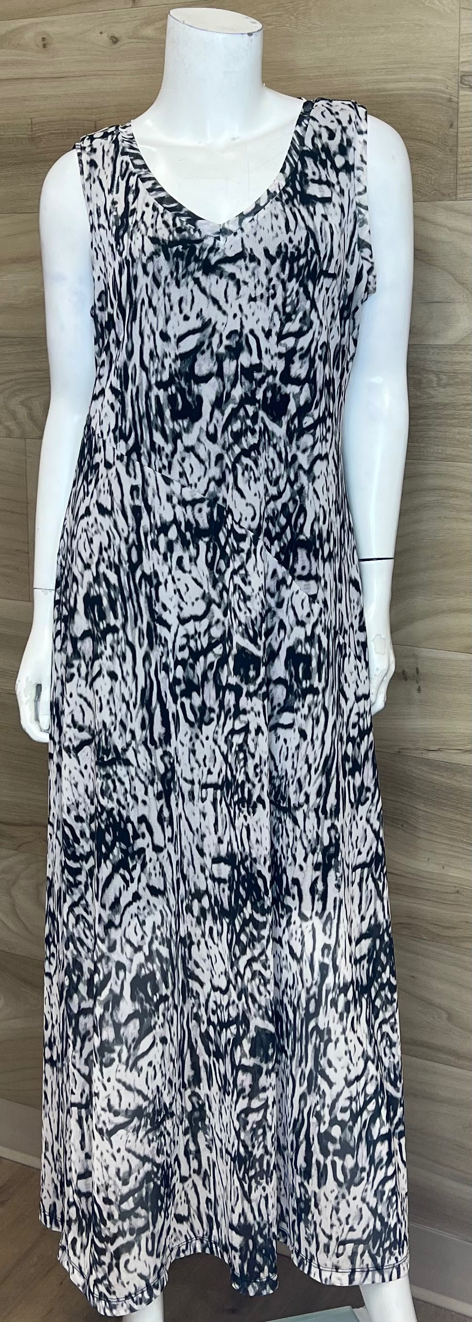 Robe Tribal (L) Noire Motifs Blanc