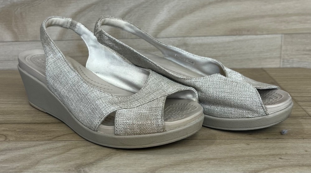 Sandales Crocs (7) Beige et Argent Métallique