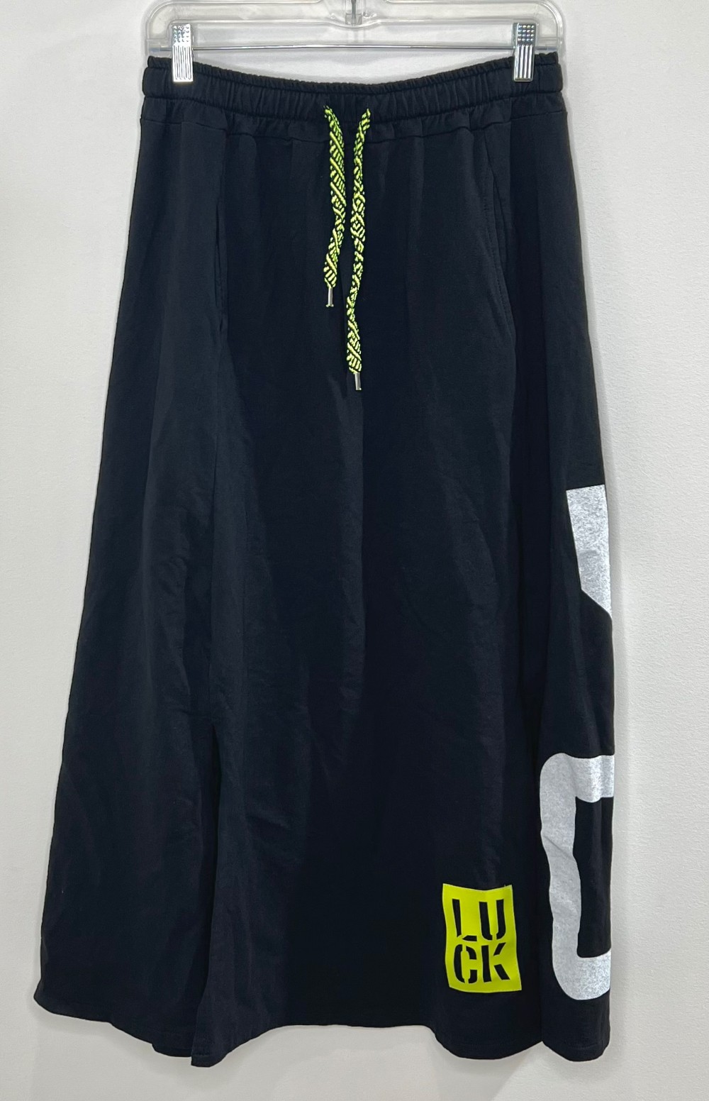 Jupe Frocella (L) noire et détails fluo (molleton)