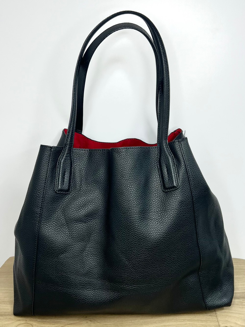 Sac à main Marque Inconnue Noir (intérieur velours rouge)