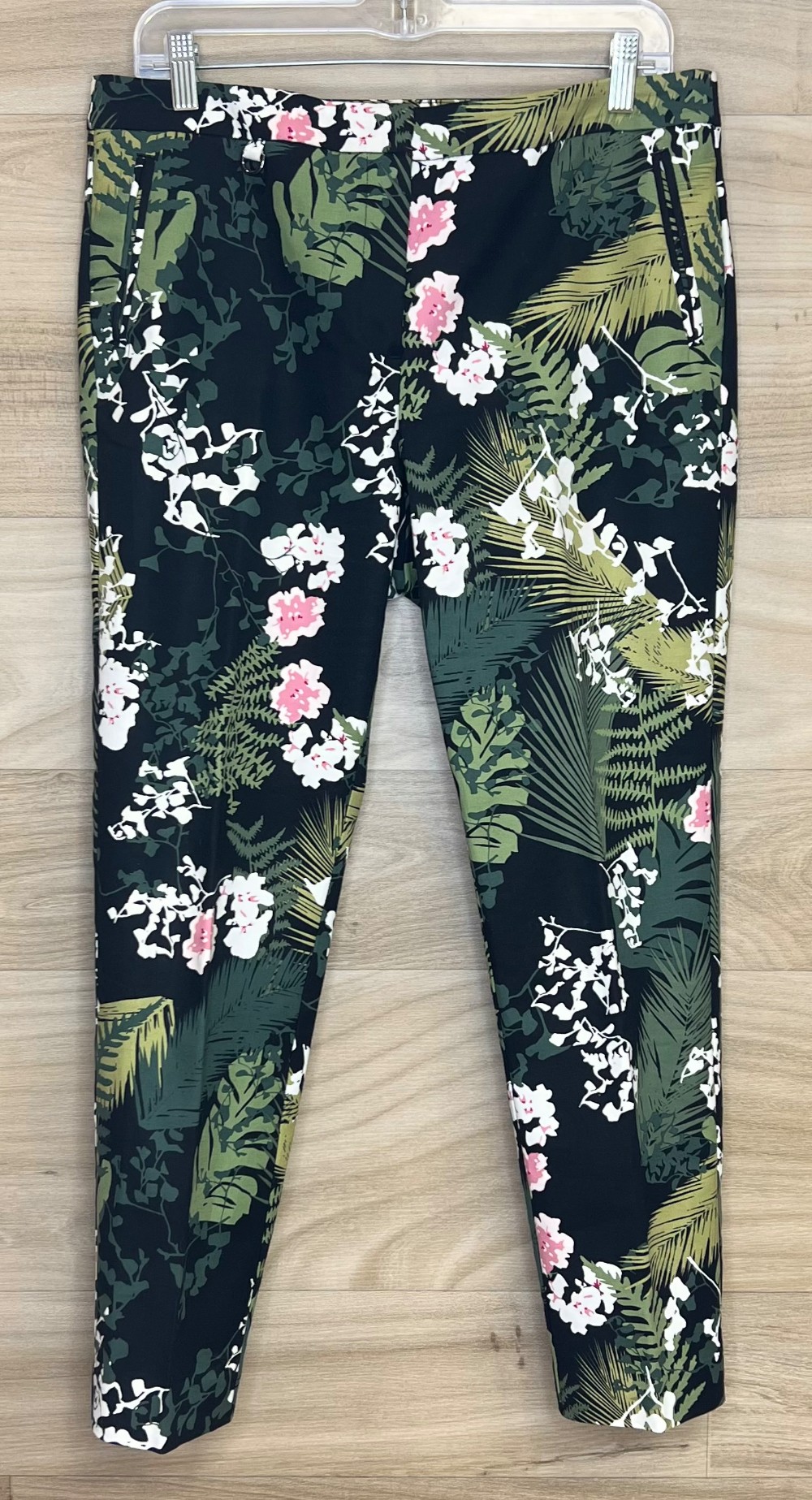 Pantalon Adrianna Papell (M/10) noir avec fleurs