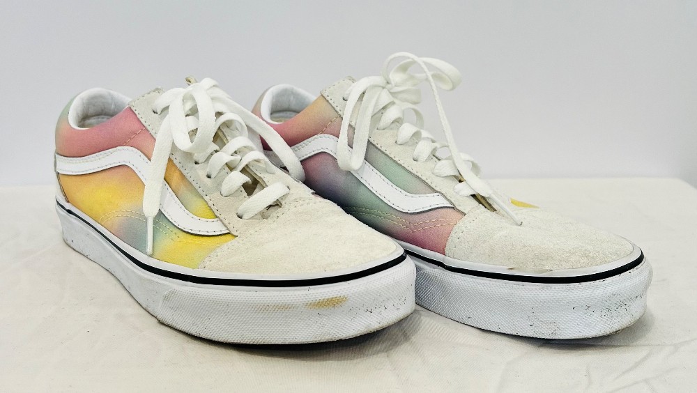 Chaussures VANS (7.5) blanc et dégradé pastel