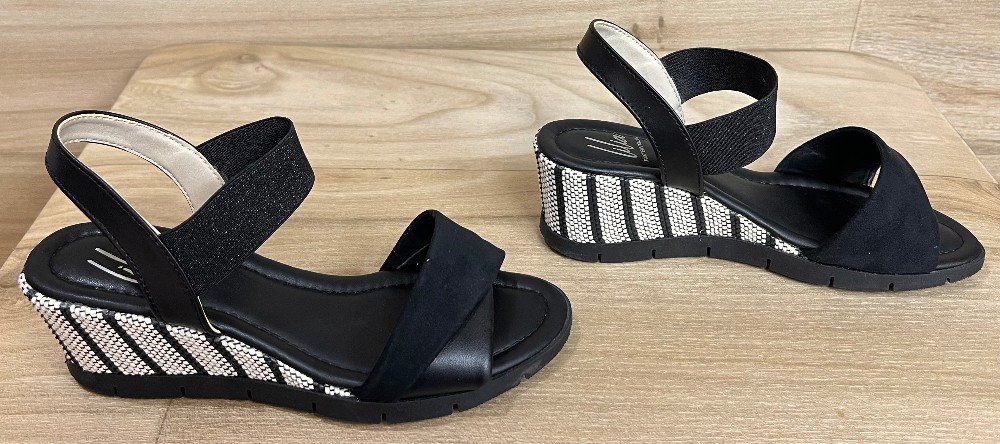 Sandales Lilia (7.5) Noir et Ivoire