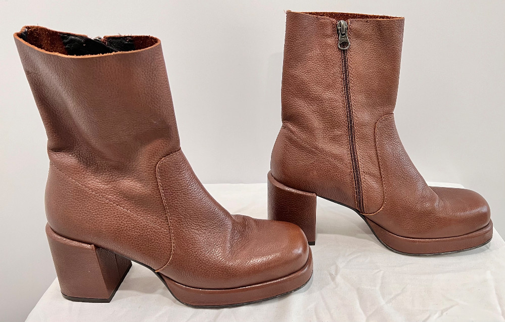 Bottes L'Intervalle (39/8.5) brunes foncées (cuir)