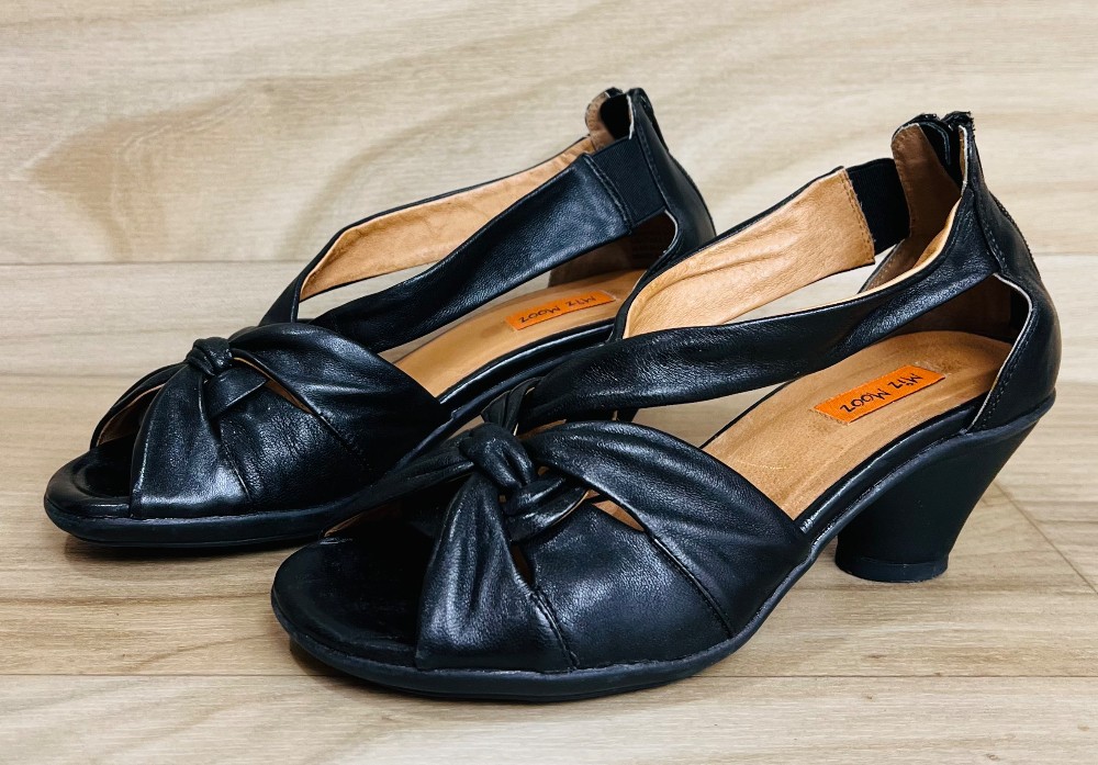 Sandales Miz Mooz (37/6.5) noires (cuir(