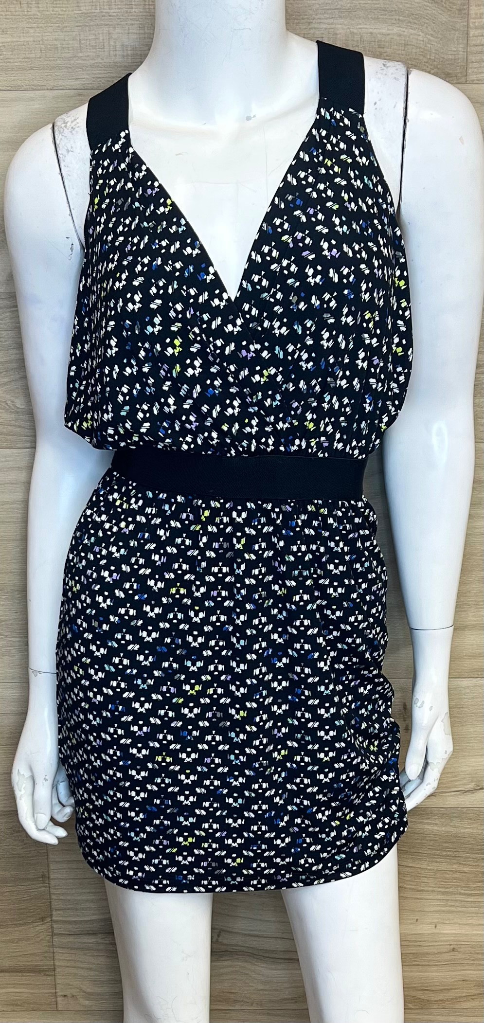 Robe BCBG (XS) noir avec motifs blancs