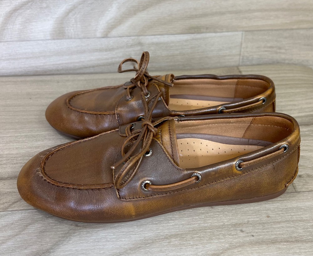 Chaussures Aritzia (7.5) Brun Cuir (3 couleurs Cordons Sperry)