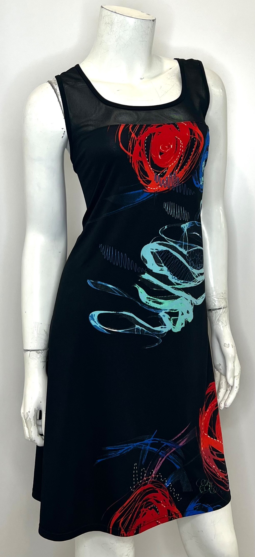 Robe Max Cocos (L) noire avec fleurs (portion résille)