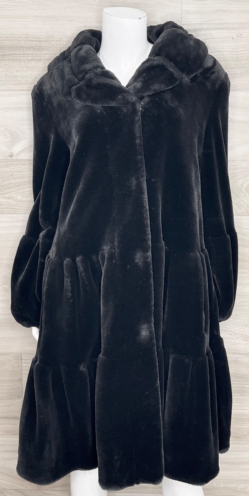 Manteau Utex (M) noire (fausse fourrure noire)