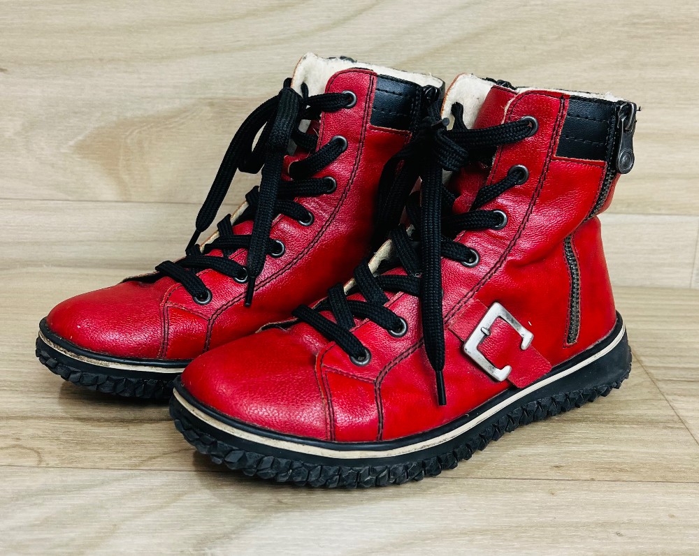 Bottes Rieker (37/6.5) rouges (doublées)