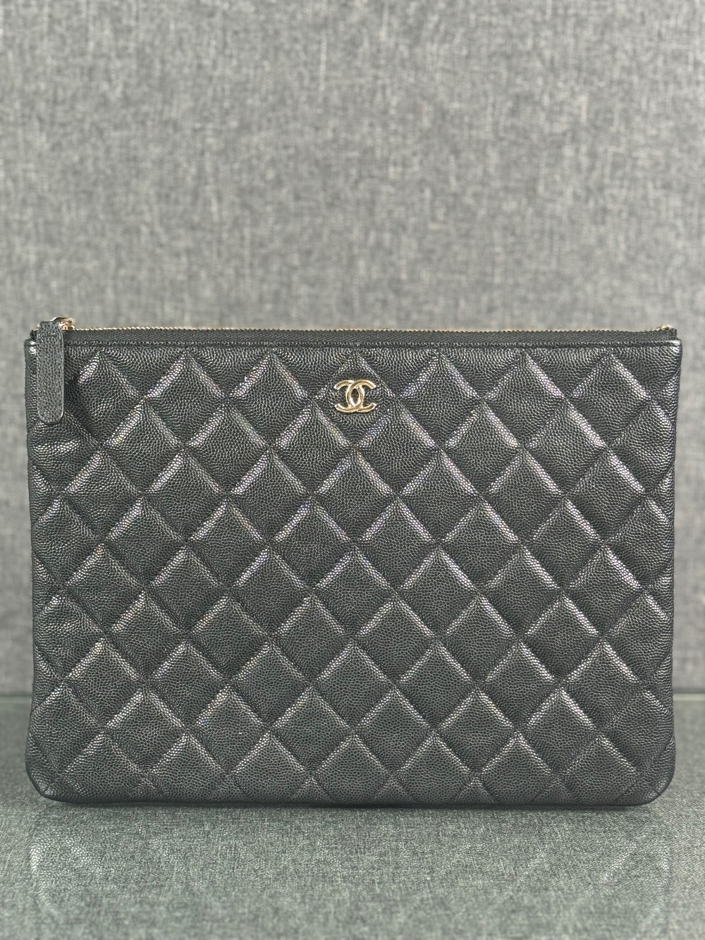 CHANEL O CLUTCH