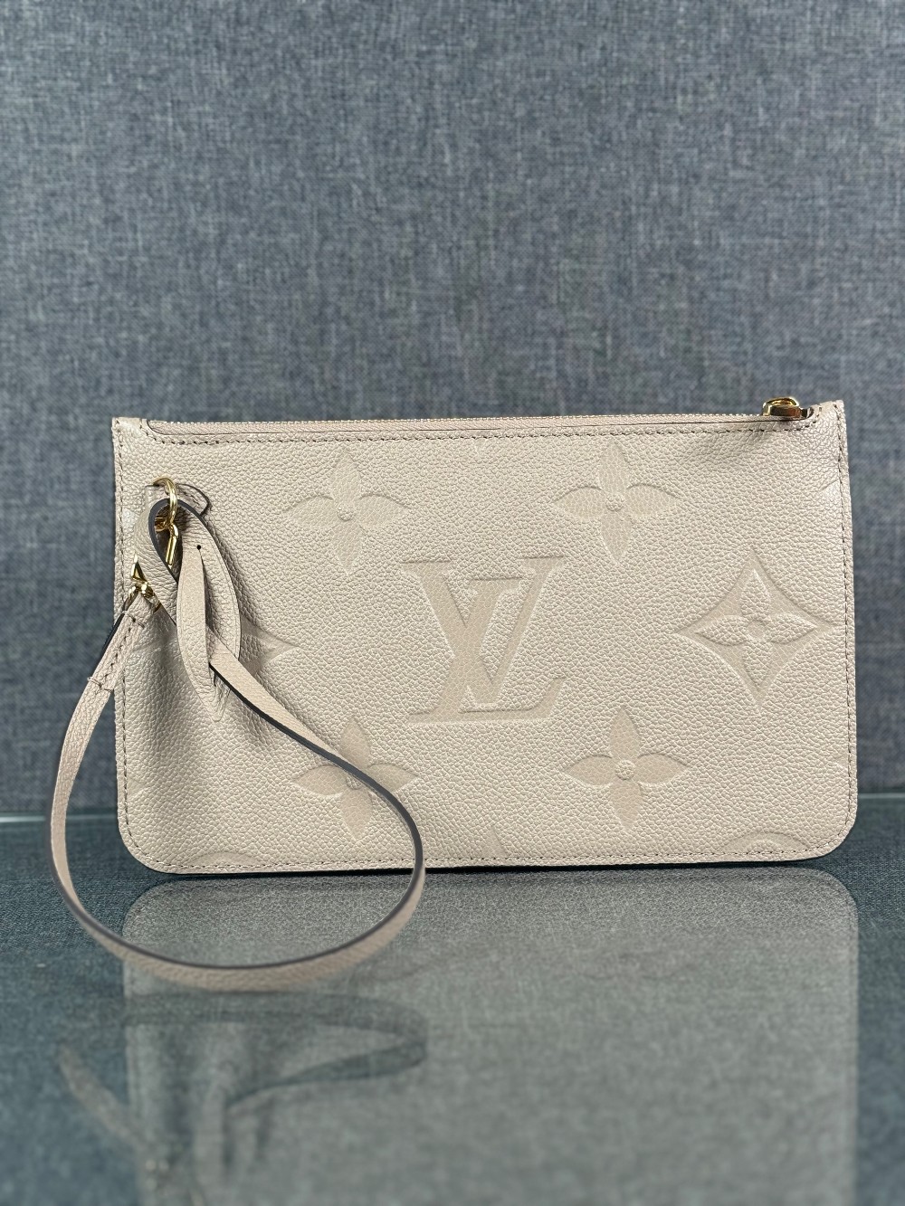LOUIS VUITTON MM POCHETTE