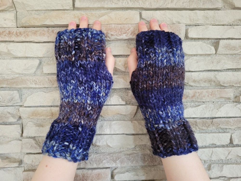 W - Stormy Blue Bulky Mittens