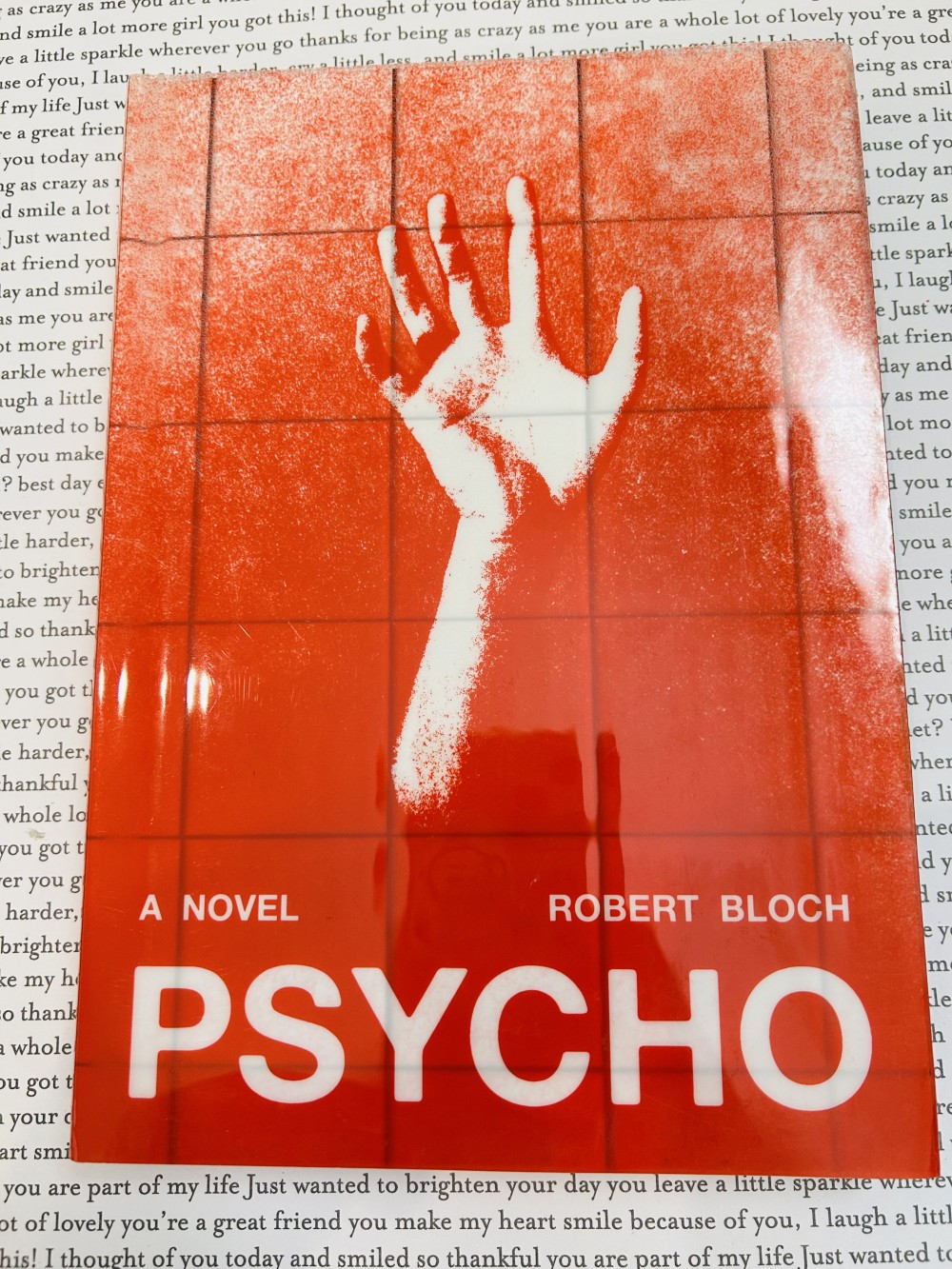 W - Psycho Deluxe Edition