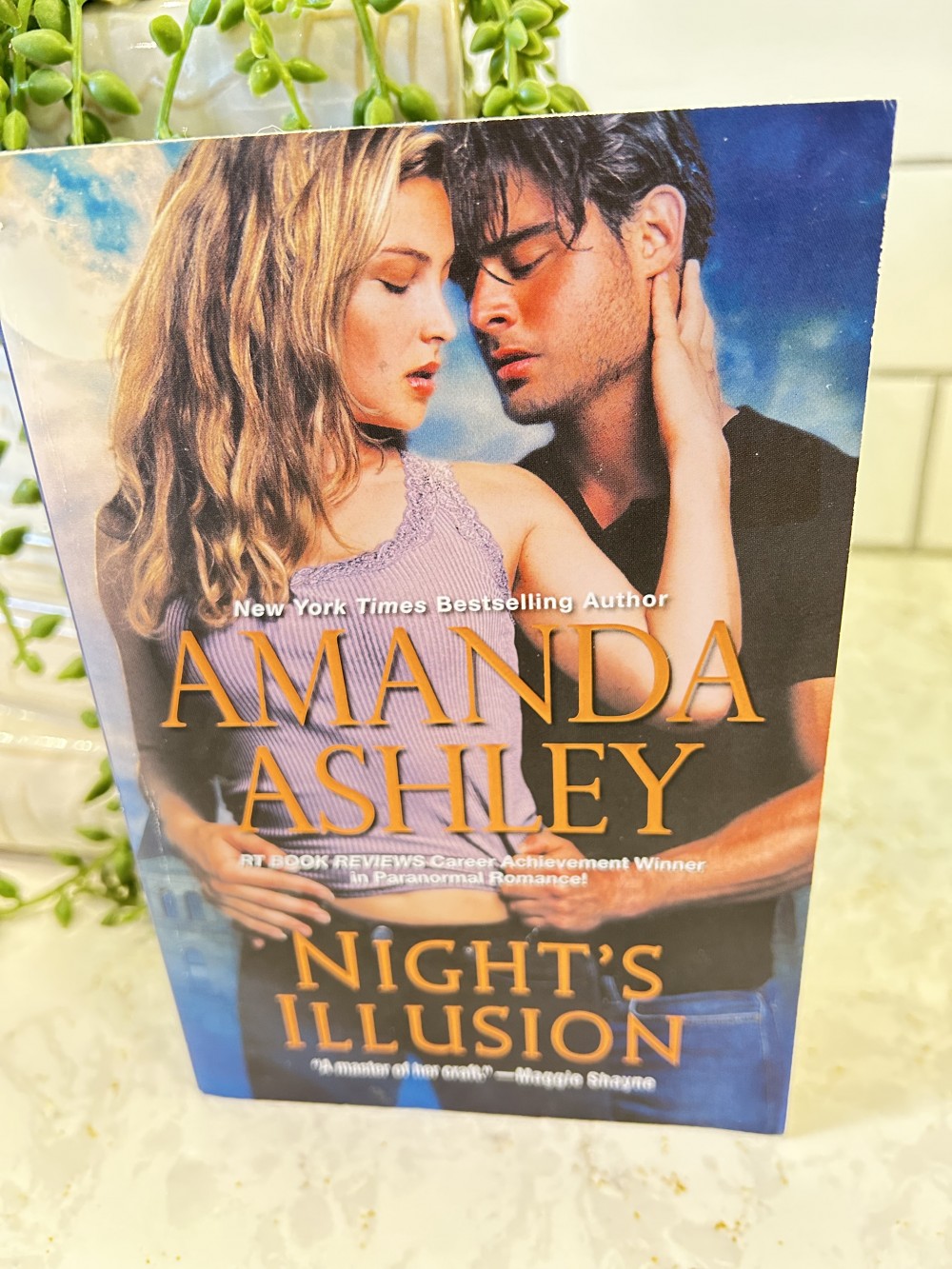 W - Night's Illusion