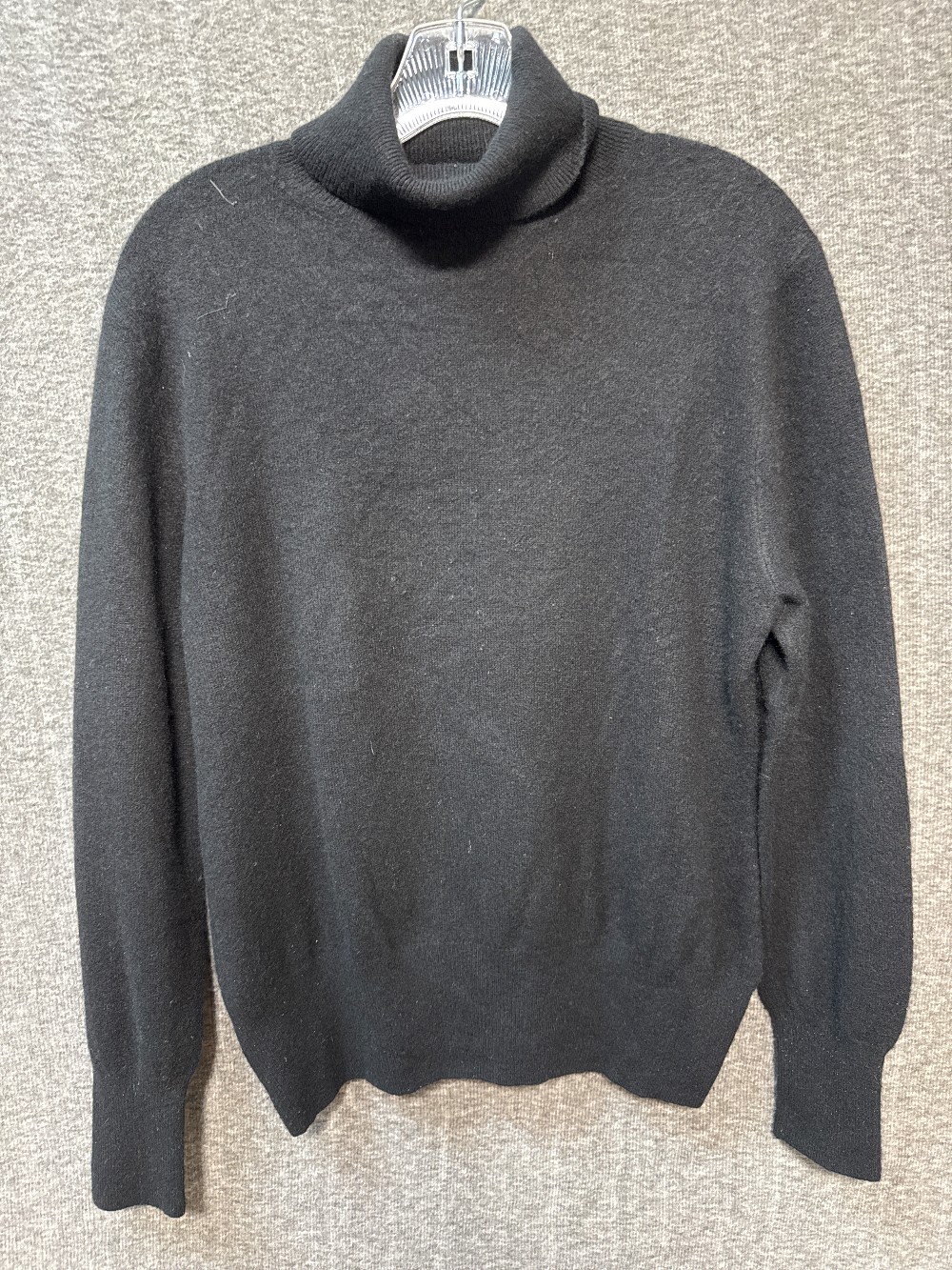 NEIMAN MARCUS Black 100% Cashmere Sweater