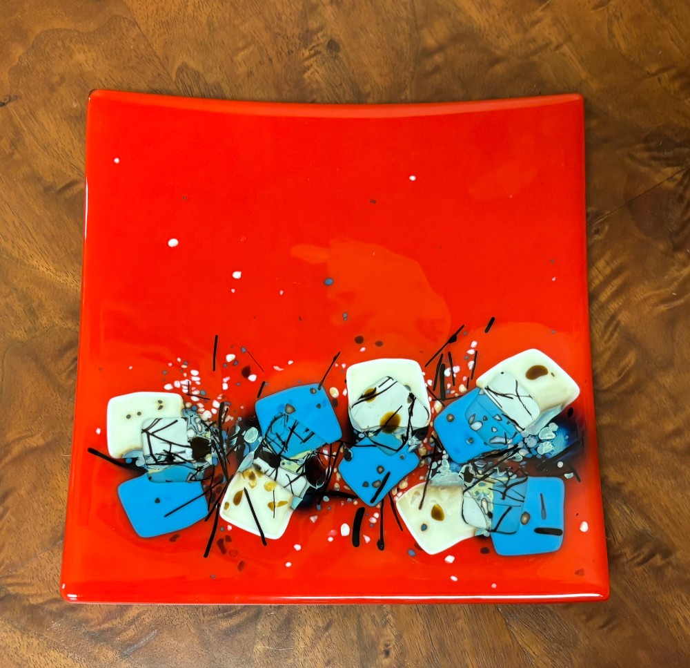 SIGNED DESIGNS RED FUSED GLASS SQUARE DISH