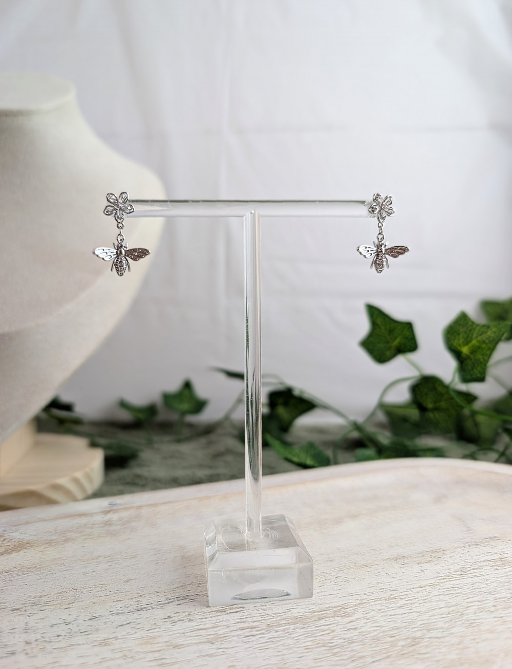 Bee and Flower stud earrings - silver