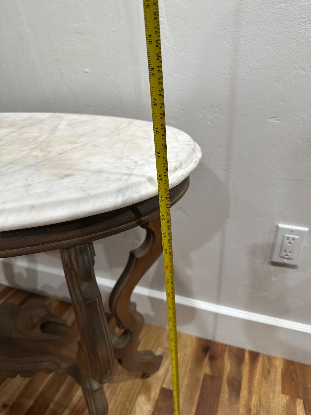 VTG End Table Carved Dog