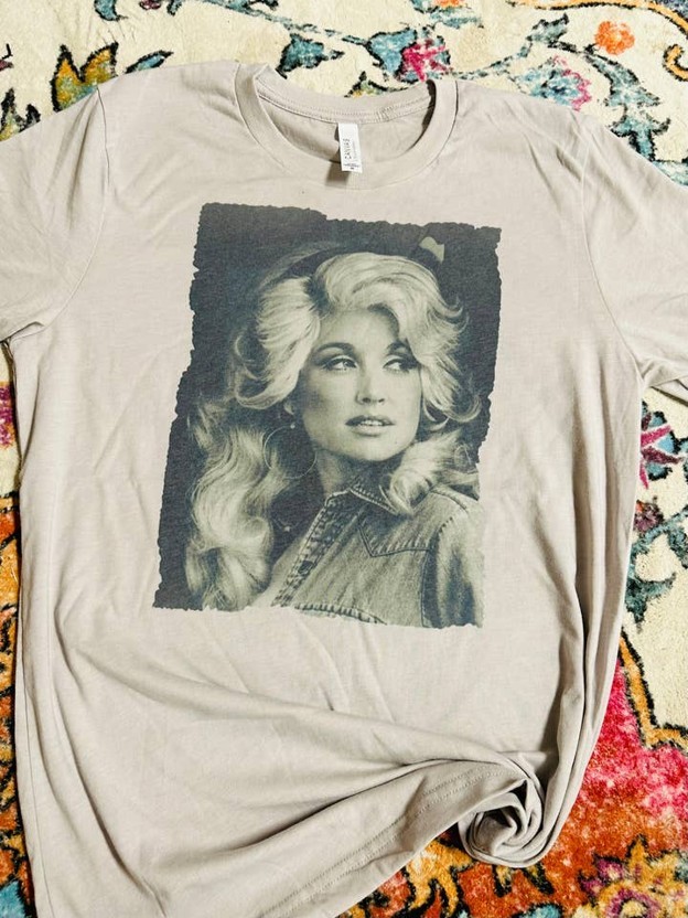 RMR - Dolly Portrait Graphic T-Shirt