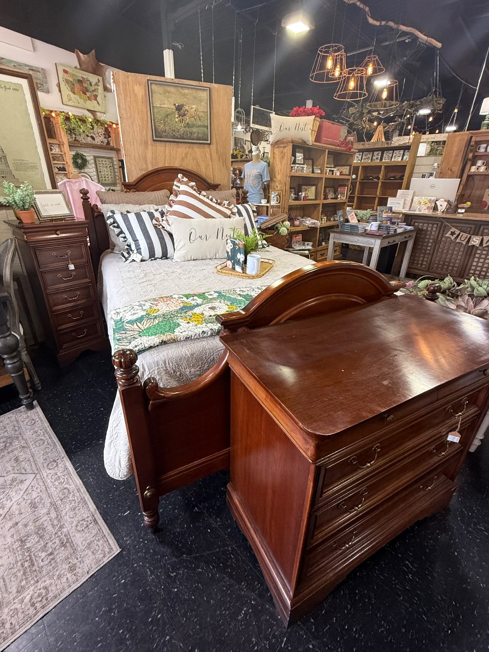 RMR - Lexington Queen Bed Suite, 5 pieces