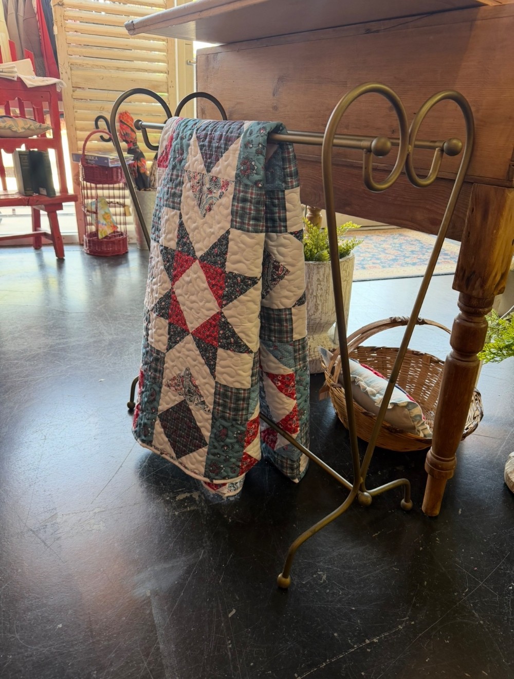 ADA Vintage Brass Quilt Rack
