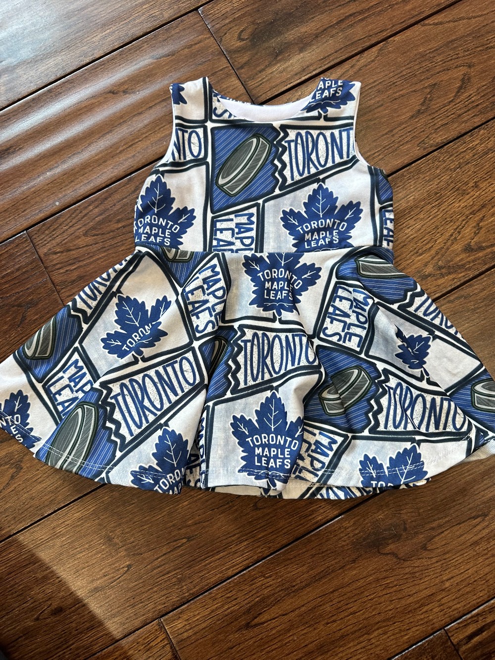 Size: 6M Sleeveless Twirl Dress Maple Leafs