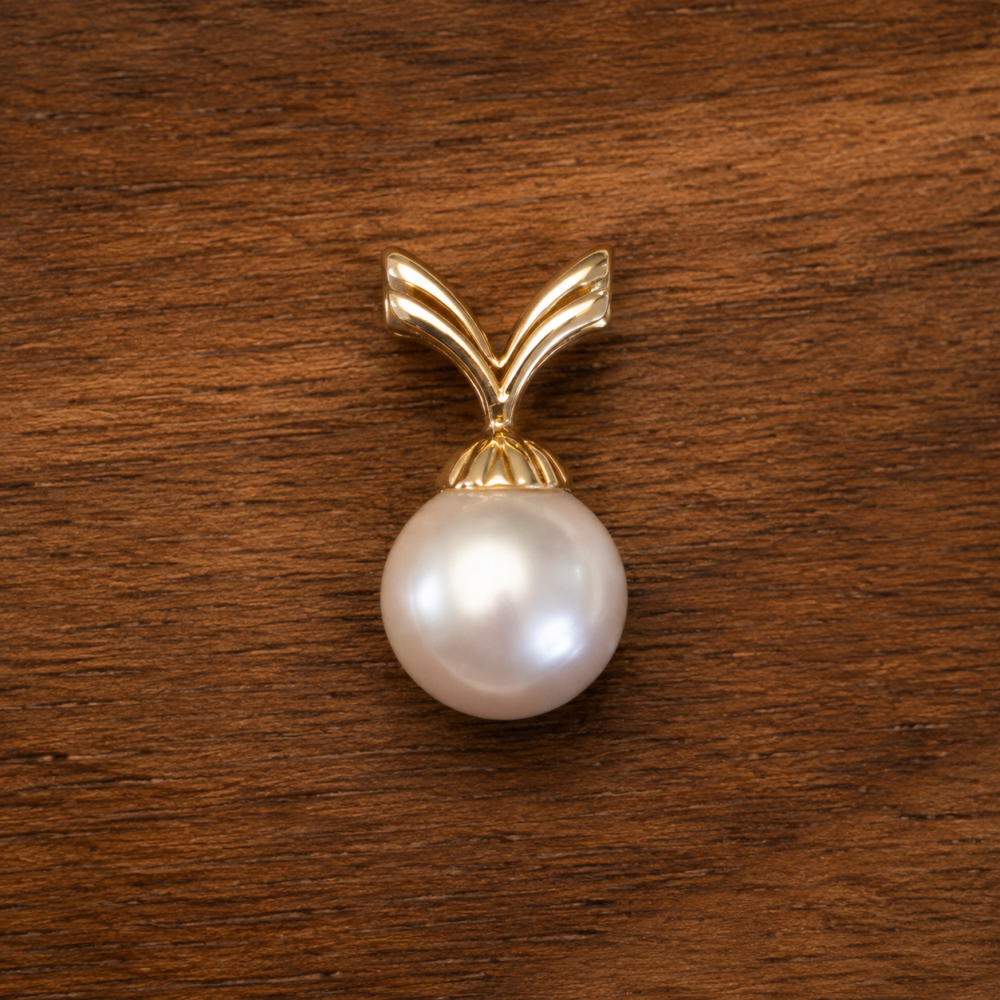 Pearl 10k  pendant