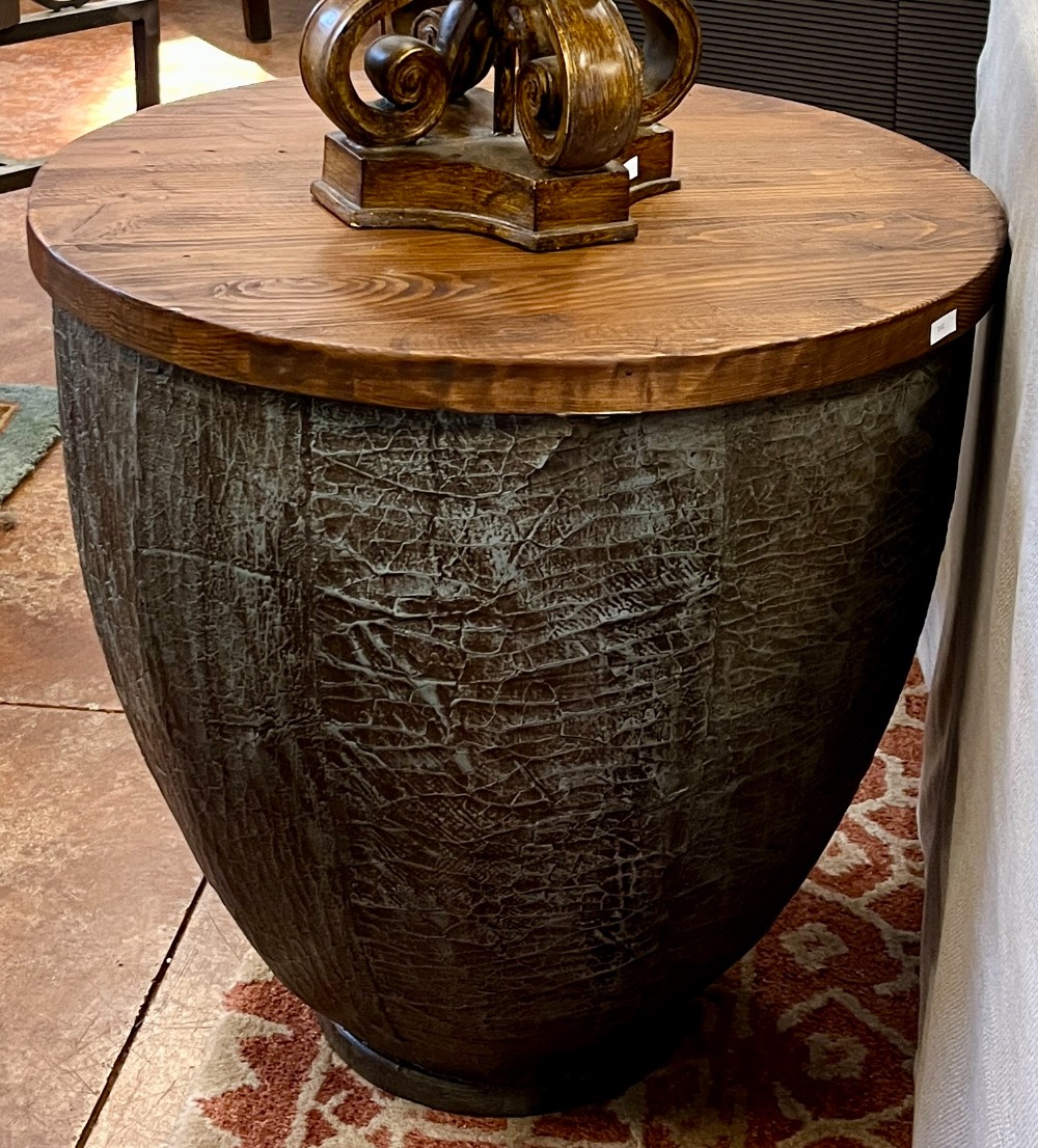 Drum Wood Top Side Table w/ Bark Look Sides 22w 22.5h