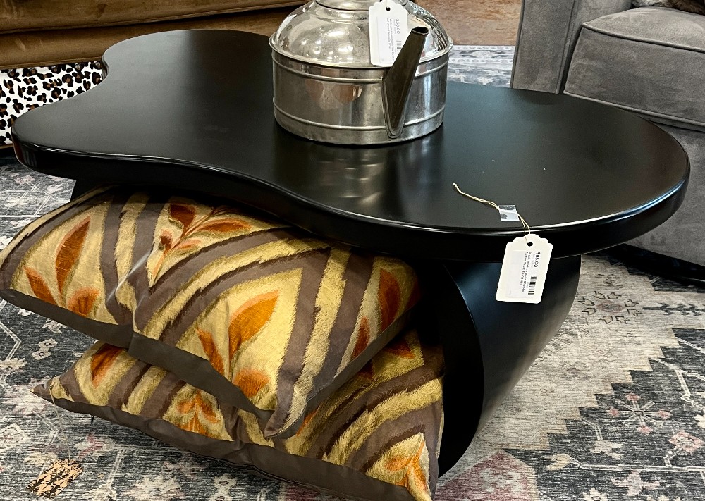 Black Modern  Bean Shaped Coffee Table 39 x 22 18h