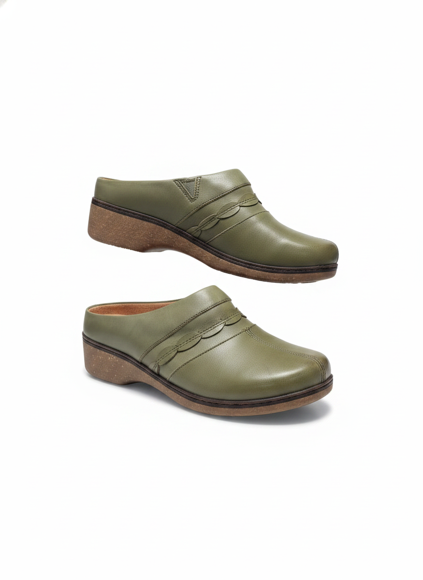 Soft Walk Leather Clogs, 7.5M