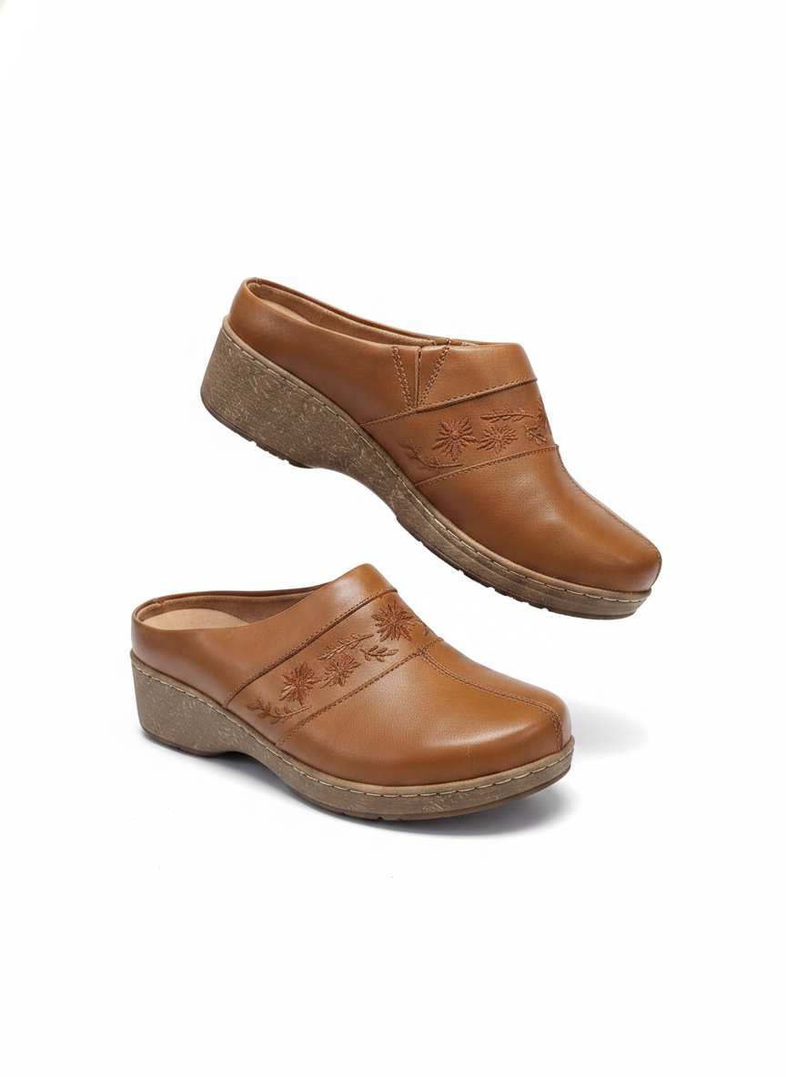 Soft Walk Leather Clogs, 7.5M