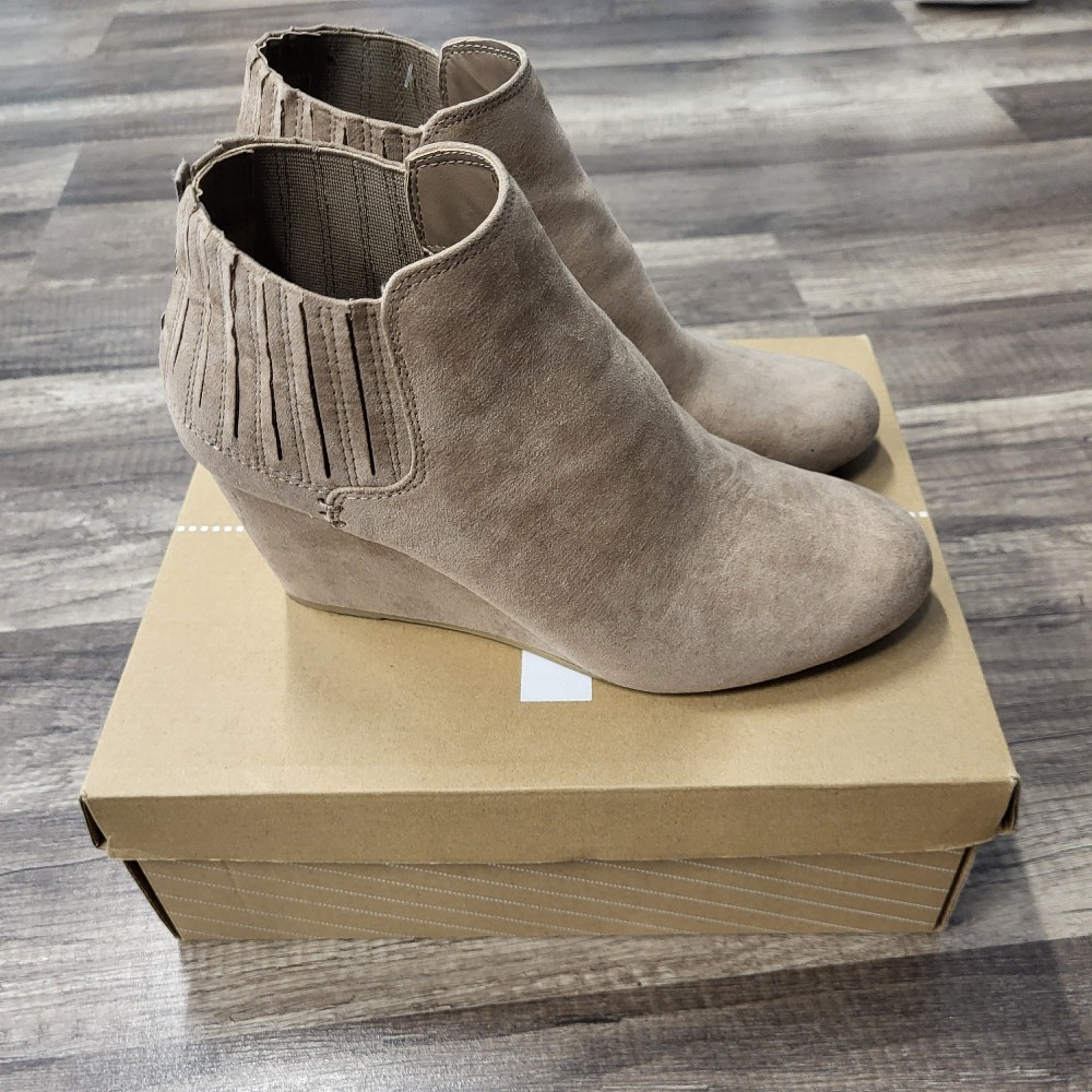 Dolcetta Kimmy Wedge Ankle Boots, 8.5