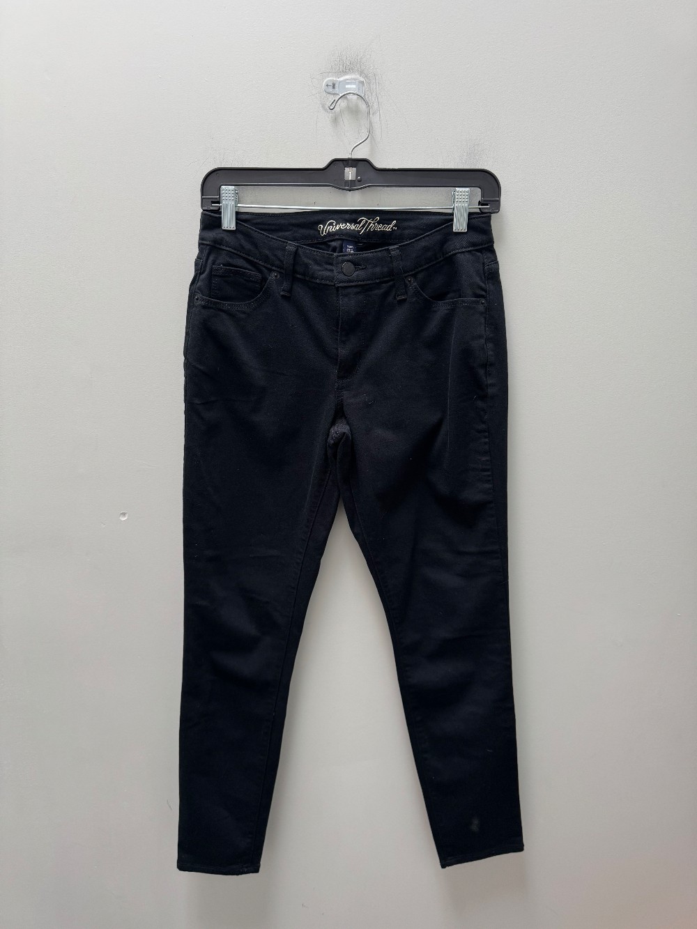 SIZE 6R Universal Thread jeans