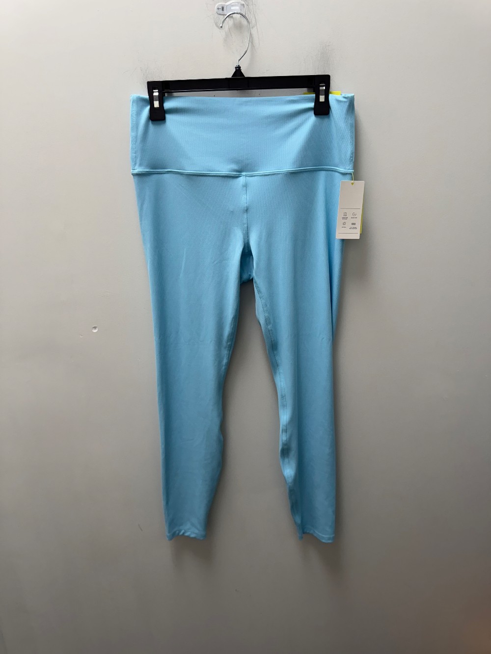 SIZE LARGE All in Motion leggings NEW