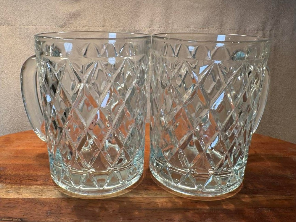 2375 - Vintage Paul Sebastian fine crystal diamond-cut glass mugs