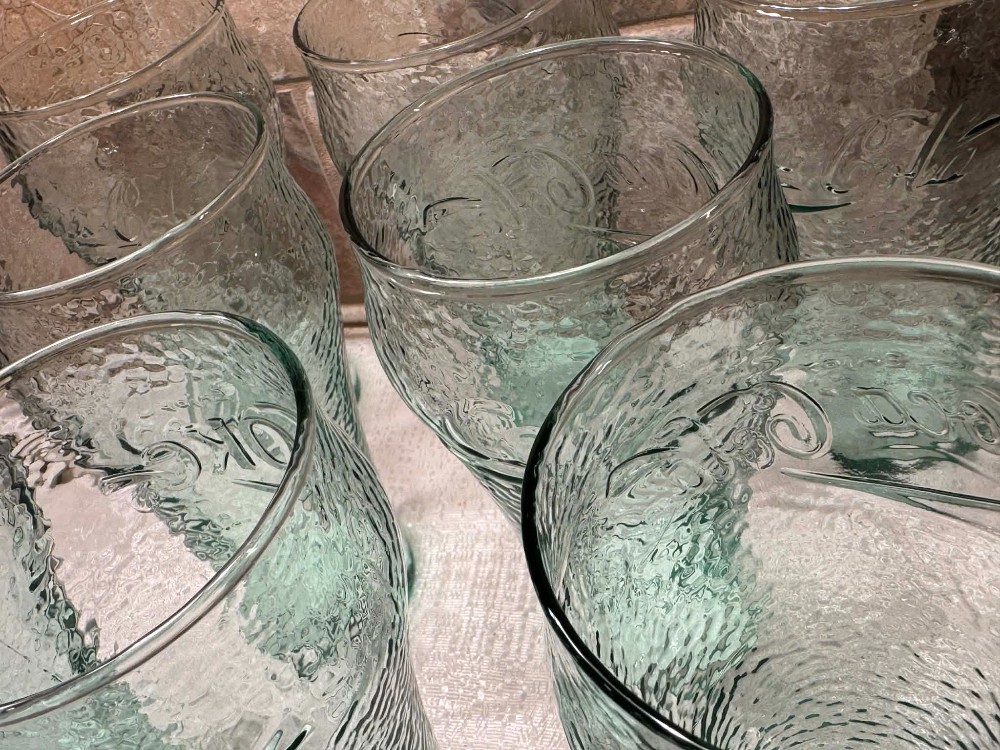 1592 - vintage green pebbled glass tumbler featuring the 