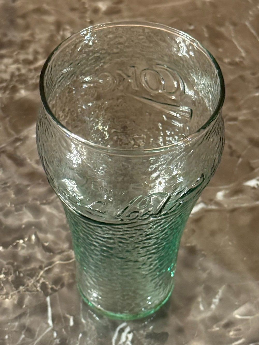 1592 - vintage green pebbled glass tumbler featuring the 