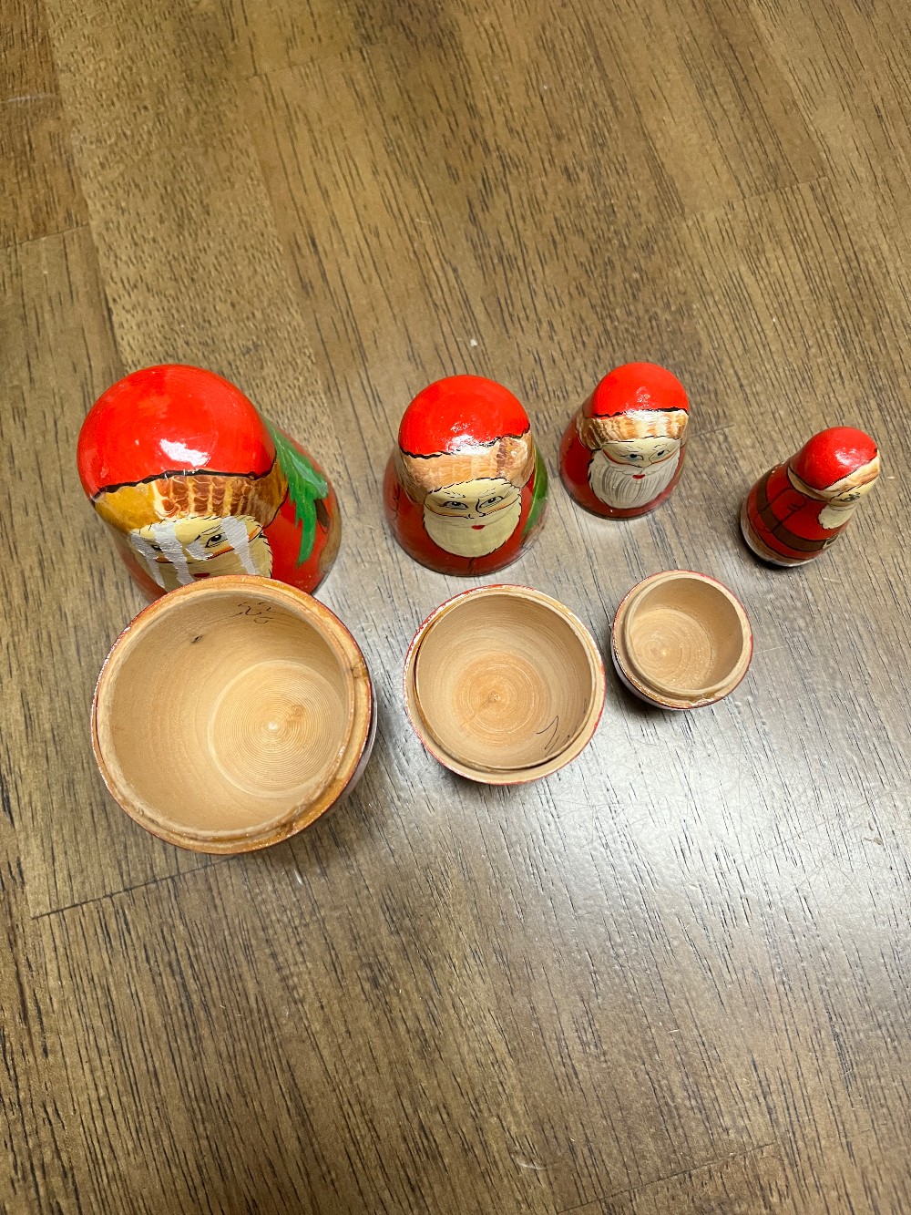 TT - 4 pc. Santa Nesting Dolls - AS IS