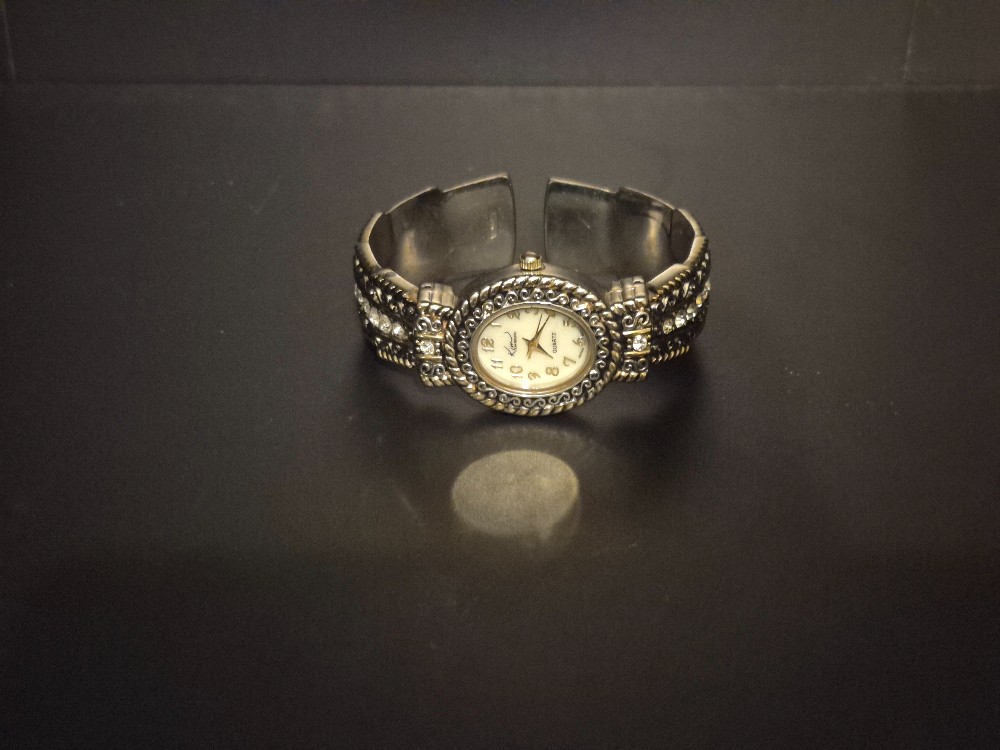 Quartz Watch w Bezel Rhinestone Bangle
