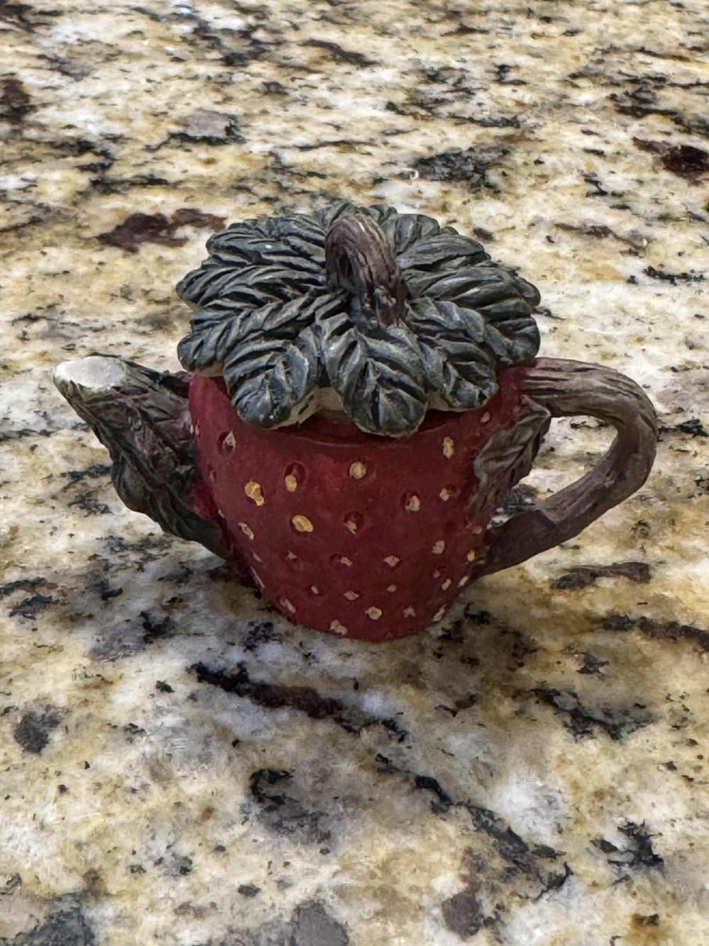 516 - Mini Strawberry Teapot