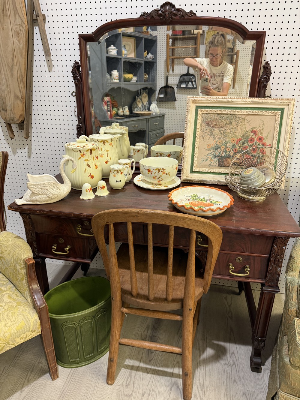 Vintage Ornate Mahogany Vanity/Dressing Table