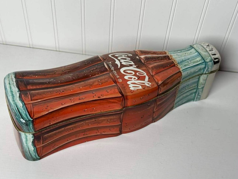 2607 - Vintage Coca-Cola bottle-shaped tin container (4x3x13)