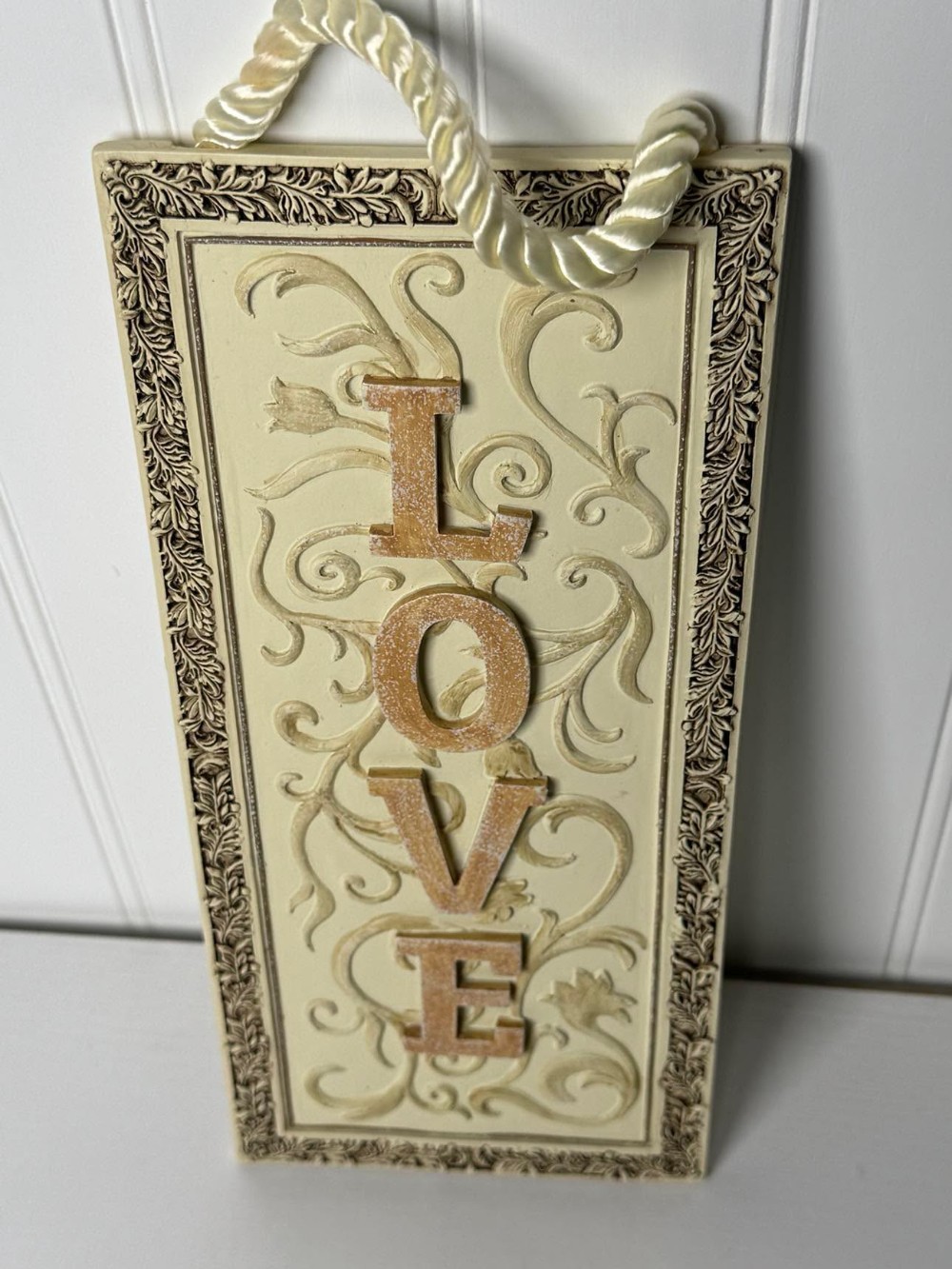 2602 -  Birdcreek Collection wall plaque, the word 
