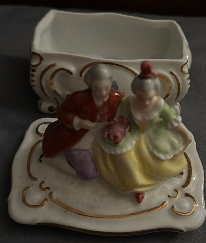 Vintage porcelain trinket box with Victorian figurines