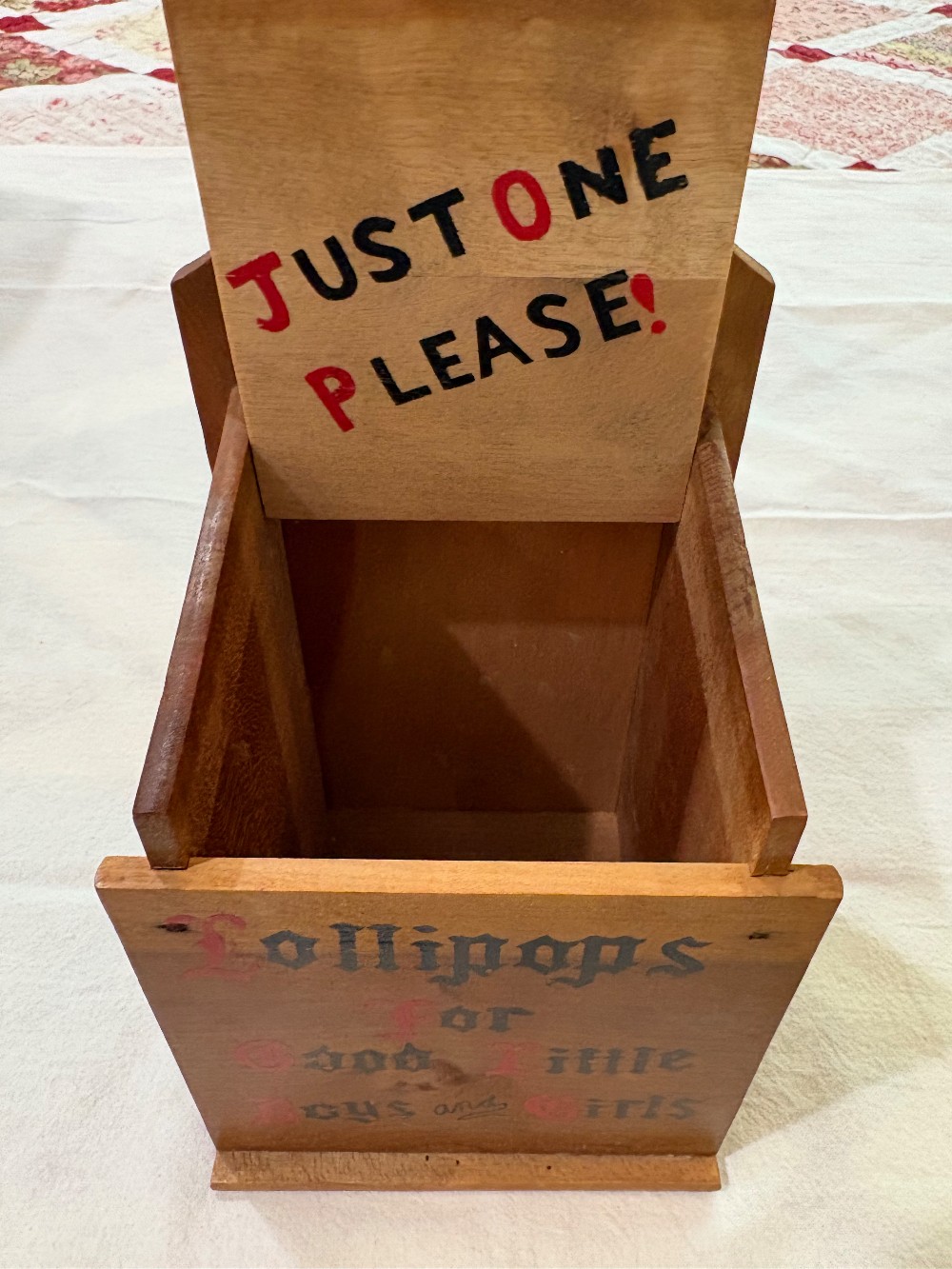 Lollipop’s Wooden Box