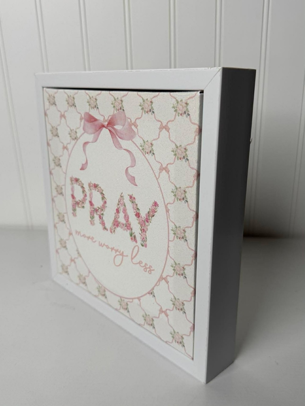 2652 - Pink patterned Christian wall sign features a 