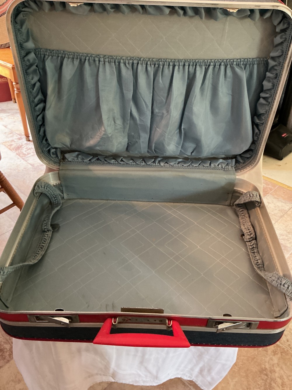 Fleetwood 2000 VTG Suitcase